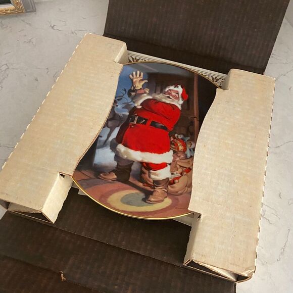 1992 Knowles 'Santa's On His Way' by Haddon Sundblom Plate with Certificate - Picture 2 of 12